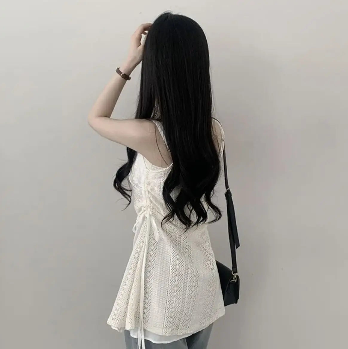 Heißes Mädchen koreanischer Stil Tunnelzug Schnürung Taille Spitze Kurze Trägerkleider + Weißer Unterzieh-Sling-Top Zweiteiliges Set