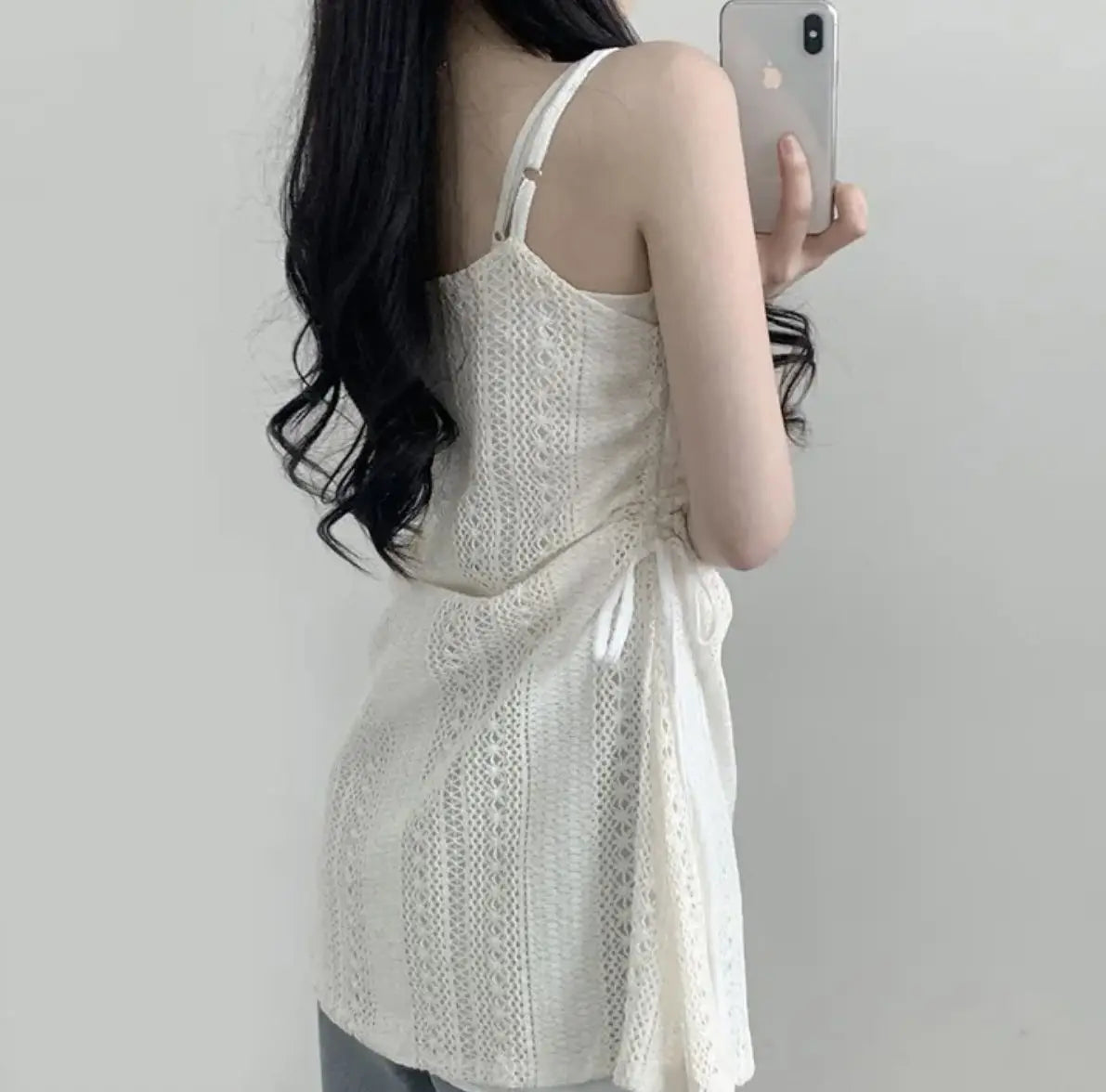 Heißes Mädchen koreanischer Stil Tunnelzug Schnürung Taille Spitze Kurze Trägerkleider + Weißer Unterzieh-Sling-Top Zweiteiliges Set