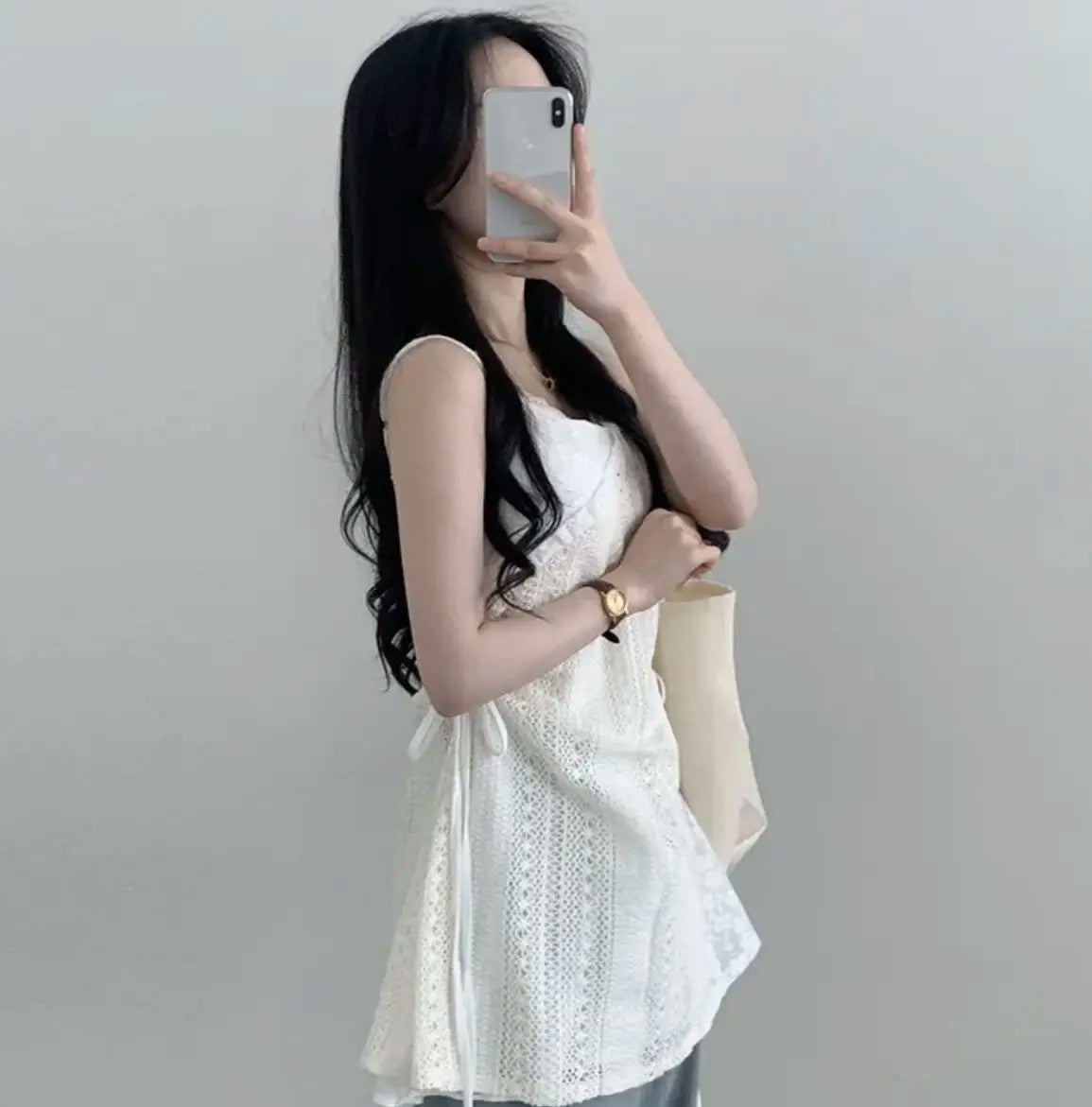 Heißes Mädchen koreanischer Stil Tunnelzug Schnürung Taille Spitze Kurze Trägerkleider + Weißer Unterzieh-Sling-Top Zweiteiliges Set