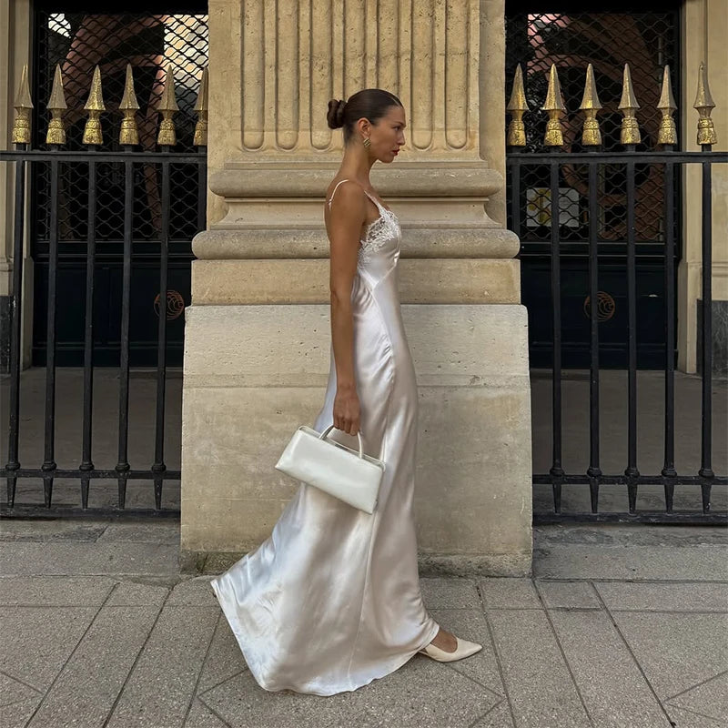 Elegantes, unifarbenes, plissiertes, schmales langes Kleid Damen Ärmellos schulterfrei V-Ausschnitt hoher Schlitz Satin Kleider 2026 Damen Dinnerparty Abendkleid