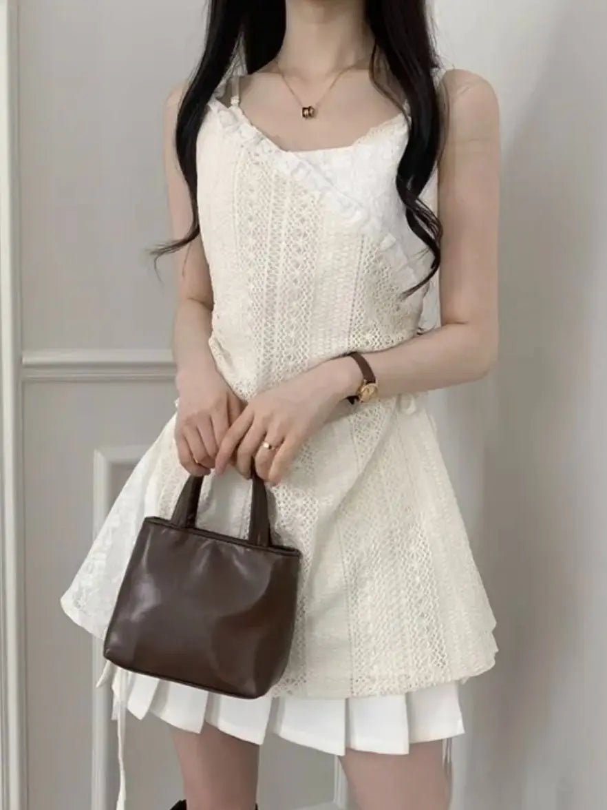 Heißes Mädchen koreanischer Stil Tunnelzug Schnürung Taille Spitze Kurze Trägerkleider + Weißer Unterzieh-Sling-Top Zweiteiliges Set